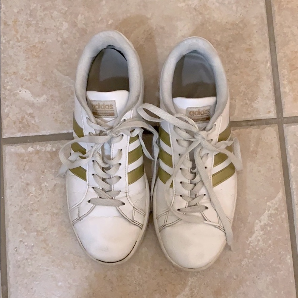 ADIDAS CLOUDFOAM SNEAKS